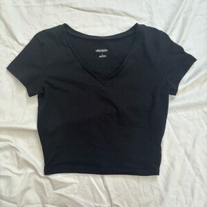black fitted v-neck crop top